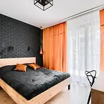 Grzybowska Inter-apartments شقة